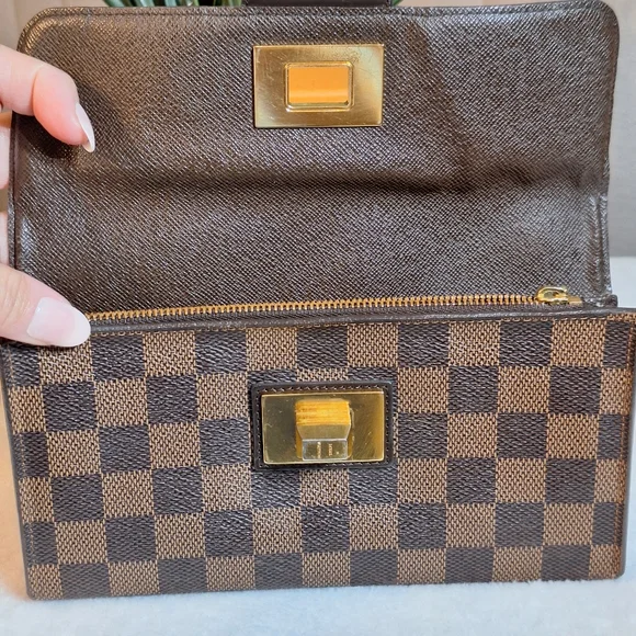 LV Besace Clutch Rosebery - Picture 7 of 16